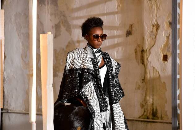 (170301) -- PARIS, March 1, 2017 -- A model presents a creation of Luis Buchinho during the Women s Ready-to-Wear Fall Winter 2017 2018 fashion week in Paris, France, on March 1, 2017. ) FRANCE-PARIS-FASHION WEEK-LUIS BUCHINHO ChenxYichen 