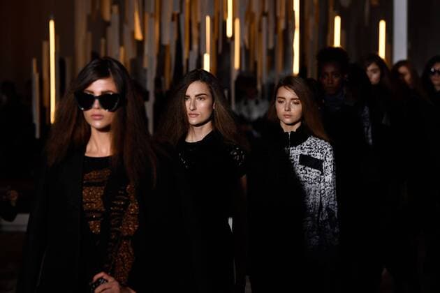 (170301) -- PARIS, March 1, 2017 -- Models present creations of Luis Buchinho during the Women s Ready-to-Wear Fall Winter 2017 2018 fashion week in Paris, France, on March 1, 2017. ) FRANCE-PARIS-FASHION WEEK-LUIS BUCHINHO ChenxYichen 