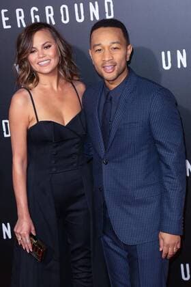 Chrissy Teigen und ihr Ehemann John Legend bei der Serien Premiere von Underground (2.Staffel) am 28.02.2017 in Westwood, Los Angeles WGN America s Underground TV Series Season 2 Premiere in Los Angeles , 2017 