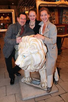 Lisa Seitz und Max Tidof mit Tochter Luzie, Circus Krone Maerz Premiere in Muenchen am 01.03.2017
