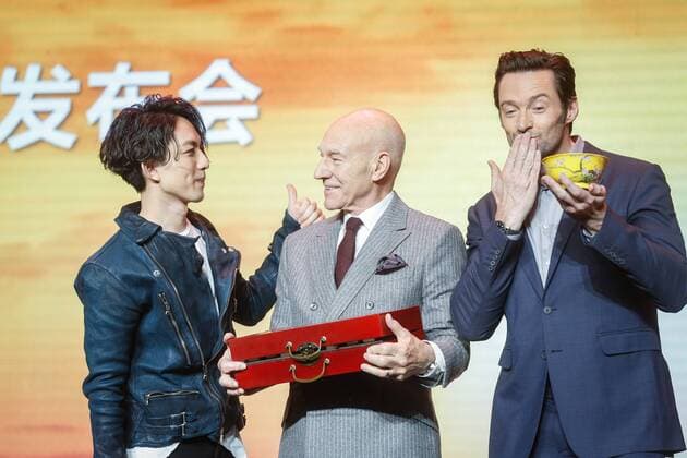 BEIJING, CHINA - MARCH 01: (L-R) Taiwanese singer Yoga Lin, English actor Patrick Stewart, Australian actor and singer Hugh Jackman attend the premiere of American director James Mangold s film Logan on March 1, 2017 in Beijing, China.  Copyright: xVCGx CFP500808864
