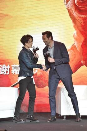 BEIJING, CHINA - MARCH 01: Taiwanese singer Yoga Lin (L), Australian actor and singer Hugh Jackman attend the premiere of American director James Mangold s film Logan on March 1, 2017 in Beijing, China.  Copyright: xVCGx CFP500808870