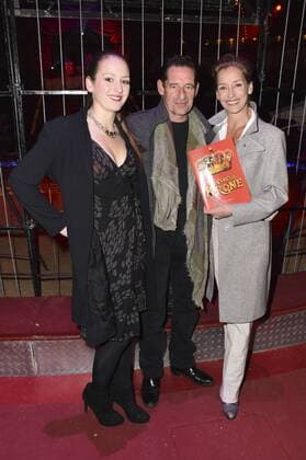 Max Tidof mit Gattin Lisa Seitz und Tochter Luzie bei der Premiere der 3. Winterspielzeit 2017 des Circus Krone im Kronebau. München, 01.03.2017 Foto:xP.xSchönbergerx xFuturexImage