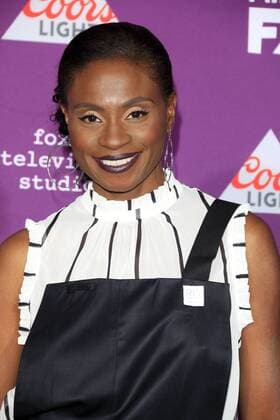 LOS ANGELES - MAR 1: Adina Porter at the Feud: Bette And Joan Premiere Screening at the TCL Chinese Theater IMAX on March 1, 2017 in Los Angeles, CA  Copyright: xHPAx xIPAx xHutchinsxPhotox