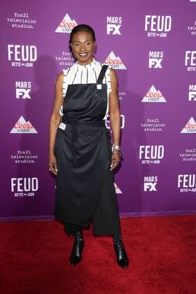 LOS ANGELES - MAR 1: Adina Porter at the Feud: Bette And Joan Premiere Screening at the TCL Chinese Theater IMAX on March 1, 2017 in Los Angeles, CA  Copyright: xHPAx xIPAx xHutchinsxPhotox