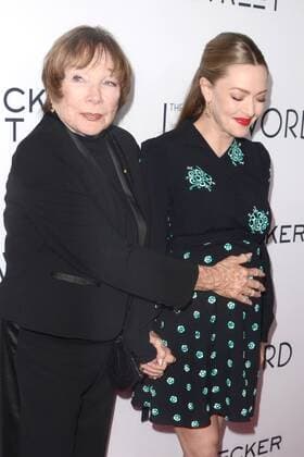 LOS ANGELES - MAR 1: Shirley MacLaine, Amanda Seyfried at the The Last Word Los Angeles Premiere at the ArcLight Theater on March 1, 2017 in Los Angeles, CA  Copyright: xHPAx xIPAx xHutchinsxPhotox