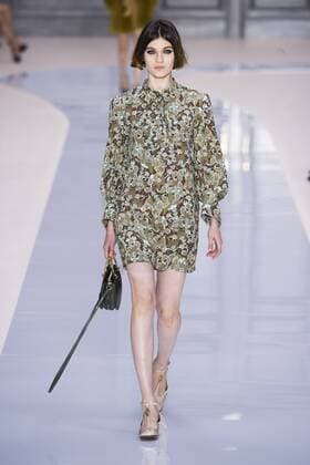 215997 Marineau Starface 2017-03-02 Paris France Paris Fashion Week. Defile Chloe PAP Automne-hiver 2017. Chloé , autumn-winter 2017 Paris, France Paris Fashion Week. Fashion Show Chloe PAP Autumn-Winter 2017. _sans_perso  Copyright: xMarineaux STAR_215997_002