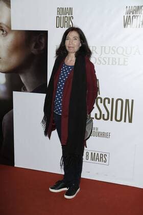 Elise Larnicol CELEBRITES : Vor Filmpremiere Premiere La Confession - Paris - 02 03 2017 GwendolineLeGoff Panoramic 