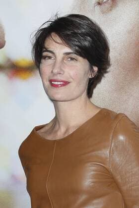 Allesandra Sublet CELEBRITES : Vor Filmpremiere Premiere La Confession - Paris - 02 03 2017 GwendolineLeGoff Panoramic 