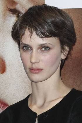 Marine Vacth CELEBRITES : Vor Filmpremiere Premiere La Confession - Paris - 02 03 2017 GwendolineLeGoff Panoramic 