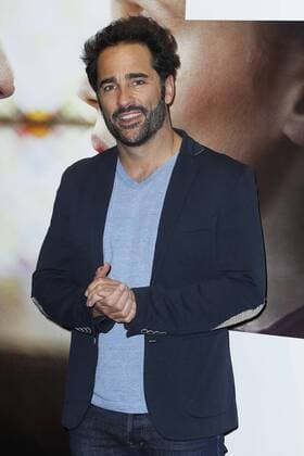 Florent Peyre CELEBRITES : Vor Filmpremiere Premiere La Confession - Paris - 02 03 2017 GwendolineLeGoff Panoramic 