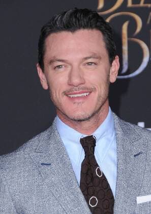 March 2, 2017 - Hollywood, CA, United States - 02 March 2017 - Hollywood, California - Luke Evans. Los Angeles premiere of Disney s Beauty and the Beast held at El Capitan Theatre. Photo Credit: AdMedia Hollywood United States - ZUMAa123 20170302_zaa_a123_104 Copyright: xBirdiexThompsonx