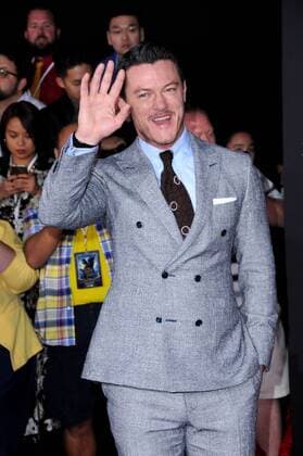 March 2, 2017 - Hollywood, CA, United States - 02 March 2017 - Hollywood, California - Luke Evans. Los Angeles premiere of Disney s Beauty and the Beast held at El Capitan Theatre. Photo Credit: AdMedia Hollywood United States - ZUMAa123 20170302_zaa_a123_127 Copyright: xBirdiexThompsonx