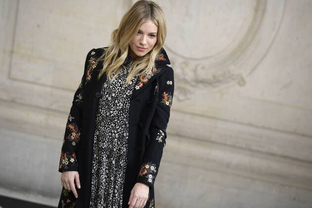 216031 Valentin Paoli Starface 2017-03-03 Paris France Paris Fashion Week. Defile PAP Automne-hiver 2017 DIOR. Arrivees. Paris Fashion Week. Arrivals at Dior Show. Miller, Sienna  Copyright: xValentinxPaolix xStarfacex STAR_216031_020