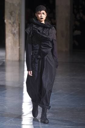 216043 Marineau Starface 2017-03-02 Paris France Paris Fashion Week. Defile PAP Automne-hiver 2017.Yohji YAMAMOTO. Yohji Yamamoto , autumn-winter 2017 Paris, France Editorial use only  Copyright: xMarineaux STAR_216043_011