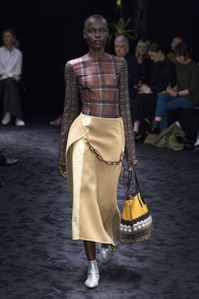 216044 Marineau Starface 2017-03-02 Paris France Paris Fashion Week. Defile PAP Automne-hiver 2017. LOEWE. Loewe , autumn-winter 2017 Paris, France Editorial use only  Copyright: xMarineaux STAR_216044_039