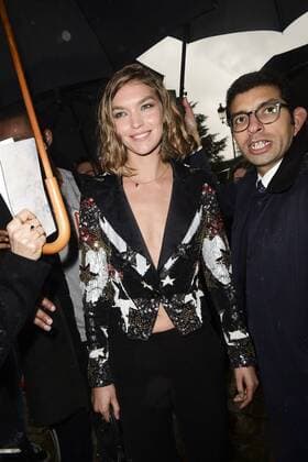 Arizona Muse CELEBRITES : Ankunft zur Elie Saab Modenschau - Paris - 04 03 2017 JBAutissier 