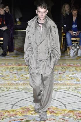 . 04 03 2017. Paris, France. Vivienne Westwood show at Paris Fashion Week for Autumn Winter 2017.  xi-Imagesx IIM-14575-0089