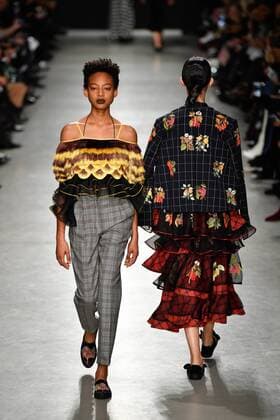 (170304) -- PARIS, March 4, 2017 -- Models present creations of Rahul Mishra during the Women s Ready-to-Wear Fall Winter 2017 2018 fashion week in Paris, France, on March 4, 2017. ) FRANCE-PARIS-FASHION WEEK-RAHUL MISHRA ChenxYichen 