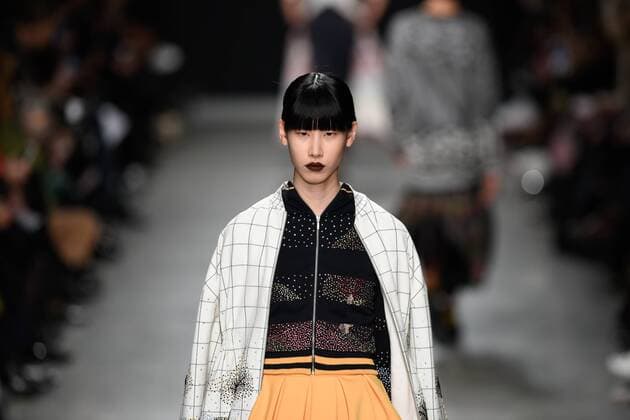 (170304) -- PARIS, March 4, 2017 -- A model presents a creation of Rahul Mishra during the Women s Ready-to-Wear Fall Winter 2017 2018 fashion week in Paris, France, on March 4, 2017. ) FRANCE-PARIS-FASHION WEEK-RAHUL MISHRA ChenxYichen 