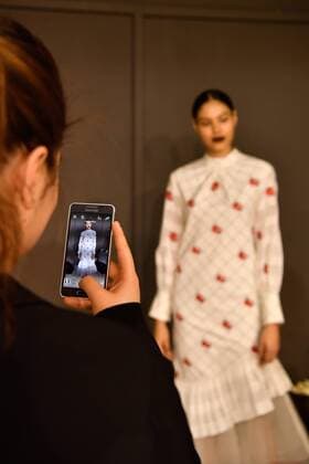 (170304) -- PARIS, March 4, 2017 -- A model poses for a photo at the backstage of Rahul Mishra s show during the Women s Ready-to-Wear Fall Winter 2017 2018 fashion week in Paris, France, on March 4, 2017. ) FRANCE-PARIS-FASHION WEEK-BACKSTAGE ChenxYichen 