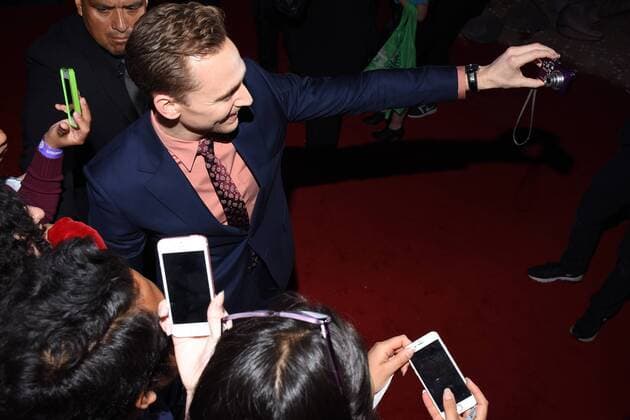 March 4, 2017 - Mexico City, Mexico - Actor Tom Hiddleston is seen take a selfie with the fans during the red carpet film premiere of Kong: Skull Island at Cinepolis Oasis on March 04, 2017 in Mexico City, Mexico Mexico City Mexico  - ZUMAn230 20170304_zaa_n230_771 Copyright: xCarlosxTischlerx