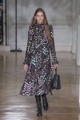 216077 Marineau Starface 2017-03-05 Paris France Paris Fashion Week. Defile PAP Automne-hiver 2017. VALENTINO. Valentino , autumn-winter 2017 Paris, France Editorial use only  Copyright: xMarineaux STAR_216077_025