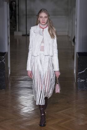 216077 Marineau Starface 2017-03-05 Paris France Paris Fashion Week. Defile PAP Automne-hiver 2017. VALENTINO. Valentino , autumn-winter 2017 Paris, France Editorial use only  Copyright: xMarineaux STAR_216077_042