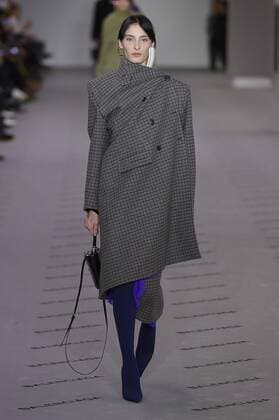 216074 Marineau Starface 2017-03-05 Paris France Paris Fashion Week. Defile PAP Automne-hiver 2017. BALENCIAGA. Balenciaga , autumn-winter 2017 Paris, France Editorial use only  Copyright: xMarineaux STAR_216074_007