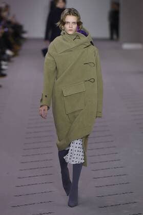 216074 Marineau Starface 2017-03-05 Paris France Paris Fashion Week. Defile PAP Automne-hiver 2017. BALENCIAGA. Balenciaga , autumn-winter 2017 Paris, France Editorial use only  Copyright: xMarineaux STAR_216074_008