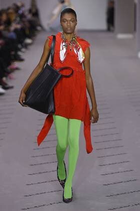 Bilder des Tages 216074 Marineau Starface 2017-03-05 Paris France Paris Fashion Week. Defile PAP Automne-hiver 2017. BALENCIAGA. Balenciaga , autumn-winter 2017 Paris, France Editorial use only  Copyright: xMarineaux STAR_216074_037