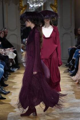 PARIS, March 5, 2017 -- Models present creations of John Galliano during the Women s Ready-to-Wear Fall Winter 2017 2018 fashion week in Paris, France, on March 5, 2017. ) (hy) FRANCE-PARIS-FASHION WEEK-JOHN GALLIANO PieroxBiasion 