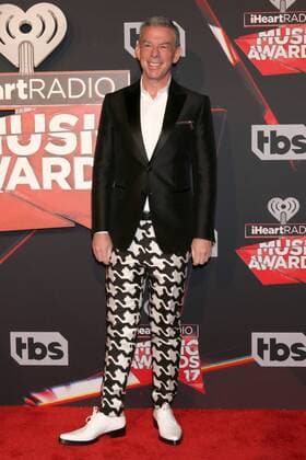 LOS ANGELES - MAR 5: Elvis Duran at the 2017 iHeart Music Awards at Forum on March 5, 2017 in Los Angeles, CA  Copyright: xKathyxHutchinsx xIPAx xHutchinsxPhotox