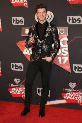 LOS ANGELES - MAR 5: Shawn Mendes at the 2017 iHeart Music Awards at Forum on March 5, 2017 in Los Angeles, CA  Copyright: xKathyxHutchinsx xIPAx xHutchinsxPhotox