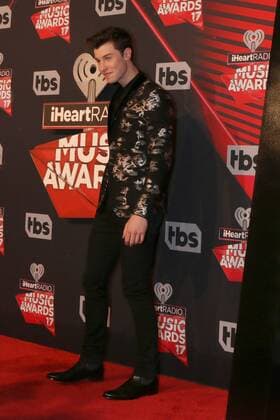 LOS ANGELES - MAR 5: Shawn Mendes at the 2017 iHeart Music Awards at Forum on March 5, 2017 in Los Angeles, CA  Copyright: xKathyxHutchinsx xIPAx xHutchinsxPhotox