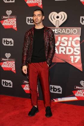LOS ANGELES - MAR 5: Joe Jonas at the 2017 iHeart Music Awards at Forum on March 5, 2017 in Los Angeles, CA  Copyright: xKathyxHutchinsx xIPAx xHutchinsxPhotox