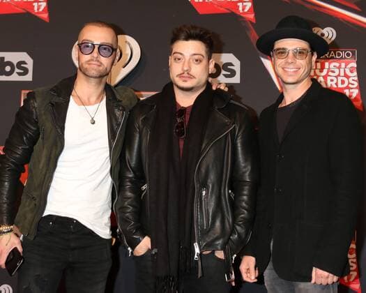 LOS ANGELES - MAR 5: Joey Lawrence, Andrew Lawrence, Matthew Lawrence at the 2017 iHeart Music Awards at Forum on March 5, 2017 in Los Angeles, CA  Copyright: xKathyxHutchinsx xIPAx xHutchinsxPhotox