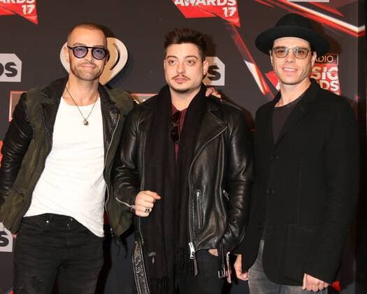 LOS ANGELES - MAR 5: Joey Lawrence, Andrew Lawrence, Matthew Lawrence at the 2017 iHeart Music Awards at Forum on March 5, 2017 in Los Angeles, CA  Copyright: xKathyxHutchinsx xIPAx xHutchinsxPhotox