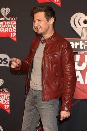 LOS ANGELES - MAR 5: Jeremy Renner at the 2017 iHeart Music Awards at Forum on March 5, 2017 in Los Angeles, CA  Copyright: xKathyxHutchinsx xIPAx xHutchinsxPhotox