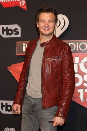 LOS ANGELES - MAR 5: Jeremy Renner at the 2017 iHeart Music Awards at Forum on March 5, 2017 in Los Angeles, CA  Copyright: xKathyxHutchinsx xIPAx xHutchinsxPhotox