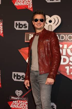LOS ANGELES - MAR 5: Jeremy Renner at the 2017 iHeart Music Awards at Forum on March 5, 2017 in Los Angeles, CA  Copyright: xKathyxHutchinsx xIPAx xHutchinsxPhotox