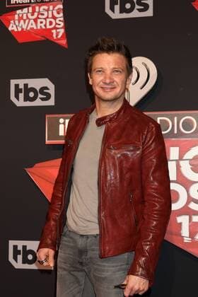 LOS ANGELES - MAR 5: Jeremy Renner at the 2017 iHeart Music Awards at Forum on March 5, 2017 in Los Angeles, CA  Copyright: xKathyxHutchinsx xIPAx xHutchinsxPhotox