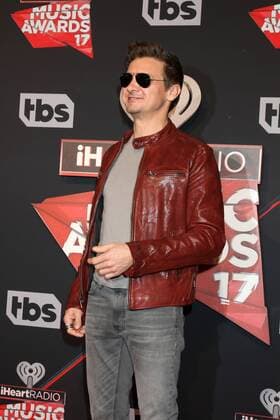 LOS ANGELES - MAR 5: Jeremy Renner at the 2017 iHeart Music Awards at Forum on March 5, 2017 in Los Angeles, CA  Copyright: xKathyxHutchinsx xIPAx xHutchinsxPhotox