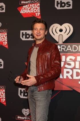 LOS ANGELES - MAR 5: Jeremy Renner at the 2017 iHeart Music Awards at Forum on March 5, 2017 in Los Angeles, CA  Copyright: xKathyxHutchinsx xIPAx xHutchinsxPhotox
