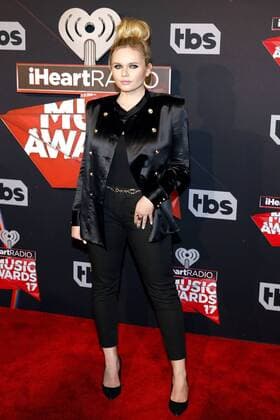 Alli Simpson bei den iHeartRadio Music Awards am 5.03.2017 im kalifornischen Inglewood 2017 iHeartRadio Music Awards in Inglewood 