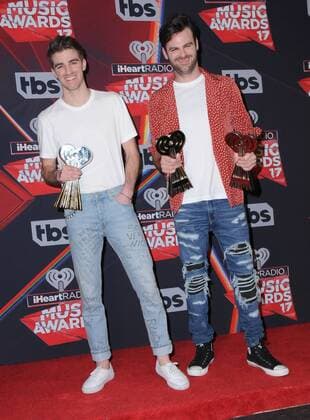 March 5, 2017 - Inglewood, CA, United States - 05 March 2017 - Inglewood, California - The Chainsmokers. 2017 iHeartRadio Music Awards - Press Room held at The Forum in Inglewood. Photo Credit: AdMedia Inglewood United States - ZUMAa123 20170305_zaa_a123_437 Copyright: xBirdiexThompsonx