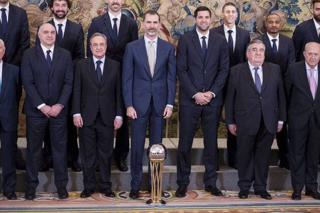 Real Madrid s coach Pablo Laso, president, Florentino Perez, King Felipe VI of Spain and Felipe Reyes receive in audience to the winner of basketball King s Cup 2017, Real Madrid at Zarzuela Palace in Madrid, Spain. March 06, 2017.  (20170306054)