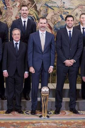 Real Madrid s president, Florentino Perez, King Felipe VI of Spain and Felipe Reyes receive in audience to the winner of basketball King s Cup 2017, Real Madrid at Zarzuela Palace in Madrid, Spain. March 06, 2017.  (20170306055)