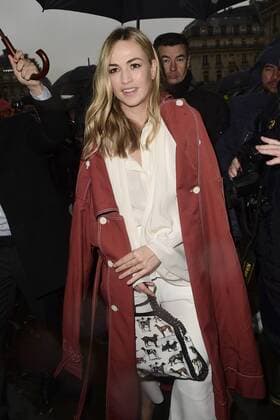 Carmen Jorda CELEBRITES : Arrivees du Defile Stella McCartney - Paris - 06 03 2017 JBAutissier Panoramic 