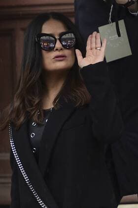 Salma Hayek et Francois Henri Pinault CELEBRITES : Arrivees du Defile Stella McCartney - Paris - 06 03 2017 JBAutissier Panoramic 